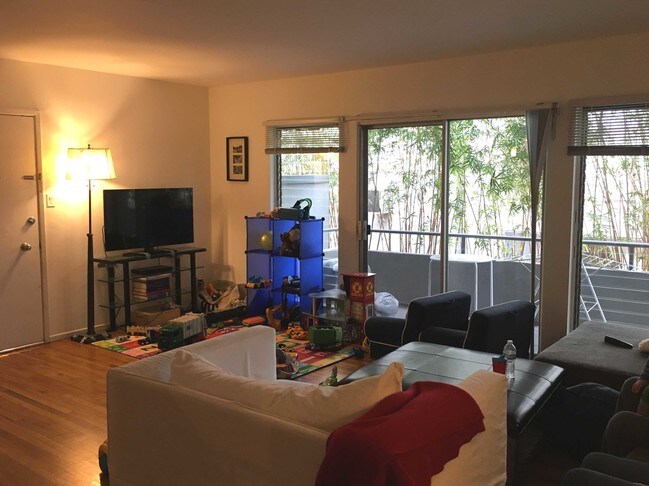 Sala de estar - 11732 Dorothy St