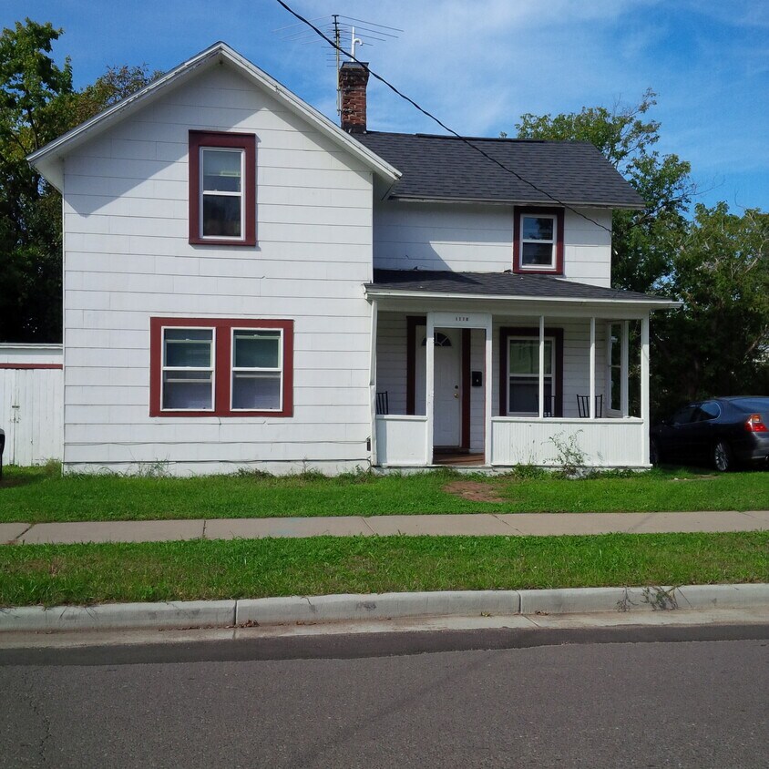 1115 6th St E, Menomonie, WI 54751 House Rental in Menomonie, WI