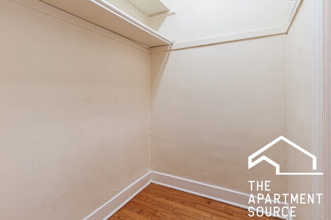 Foto del edificio - 532 W Arlington Pl