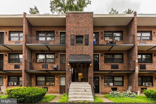 Building Photo - 540 W Sedgwick St