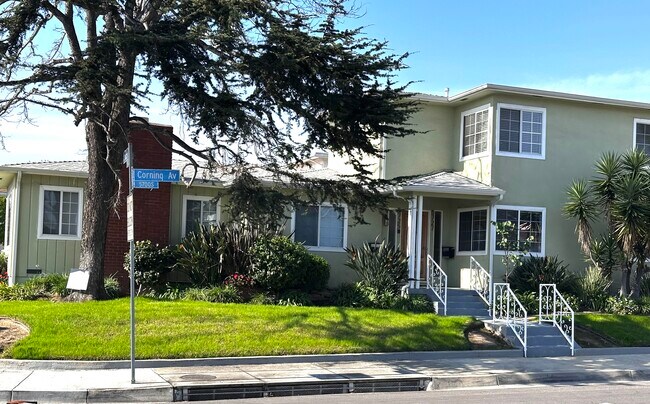 Foto del edificio - 5727 S Corning Ave