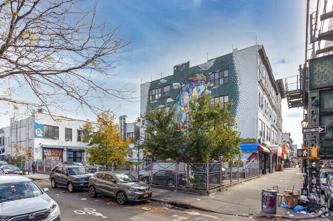 Building Photo - 1065 Broadway