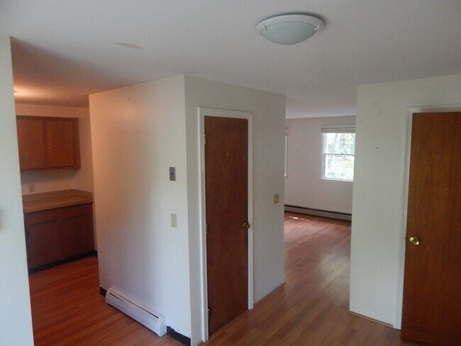 Building Photo - 207 Foxcroft Cir