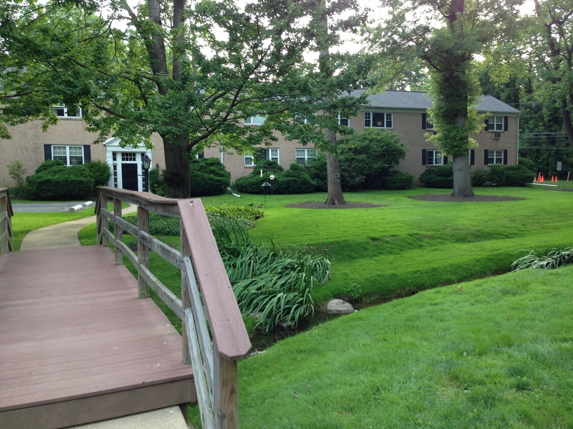 420 N Wayne Ave, Wayne, PA 19087 Condo for Rent in Wayne, PA