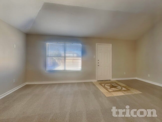 Foto del edificio - 29418 Fox River Dr