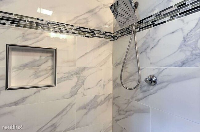 Foto del edificio - 2 br, 1.5 bath House - 26 fourth st