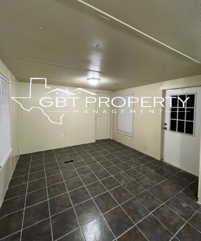 Building Photo - 3 Bedroom 1 Bathroom Home in the Country!