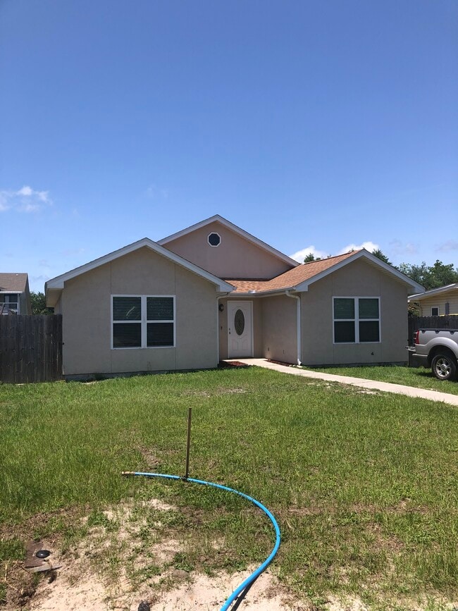 Building Photo - 4009 Valencia Ct