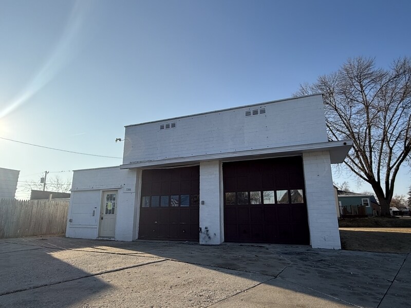 Building Photo - 1749 Broadway Ave