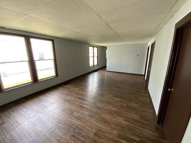 Building Photo - 53 Lake St