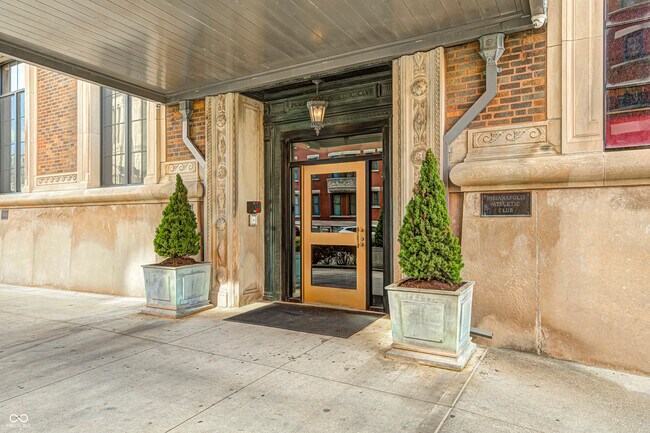 Foto del edificio - 350 N Meridian St