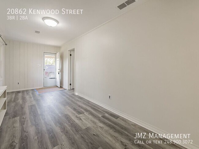 Building Photo - 20862 Kenwood St