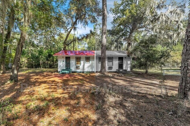 Foto del edificio - 14 Southwood Dr