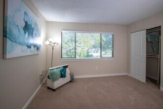 Pinewood Station photo'