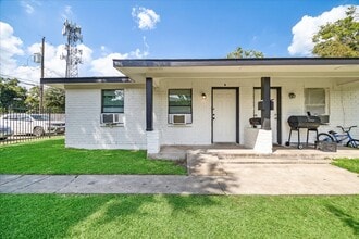 Building Photo - 5107 Clover St