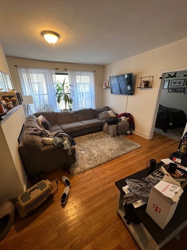 Foto del edificio - 641 W Roscoe St