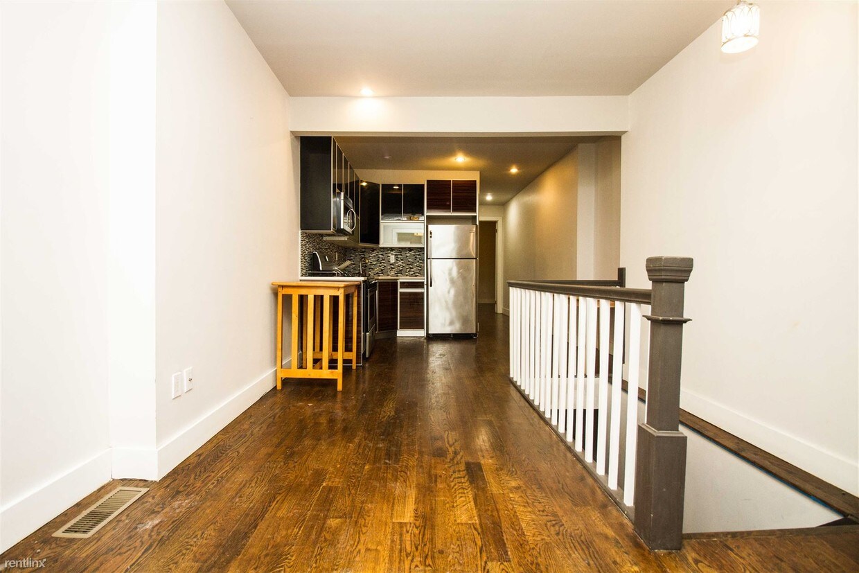 Foto principal - 3 br, 1 bath Apartment - 739 Macdonough St