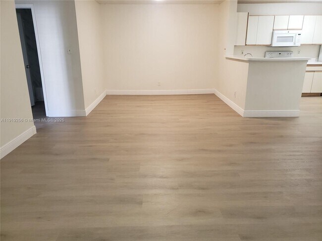 Foto del edificio - 11277 W Atlantic Blvd