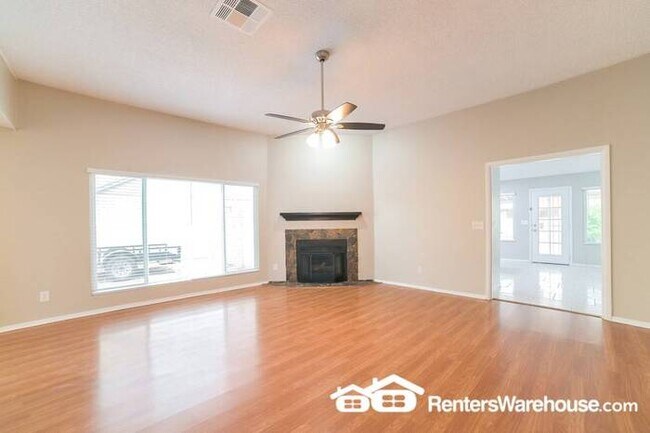Foto del edificio - 4 Bedroom 2 Bath Glendale Home with Pool