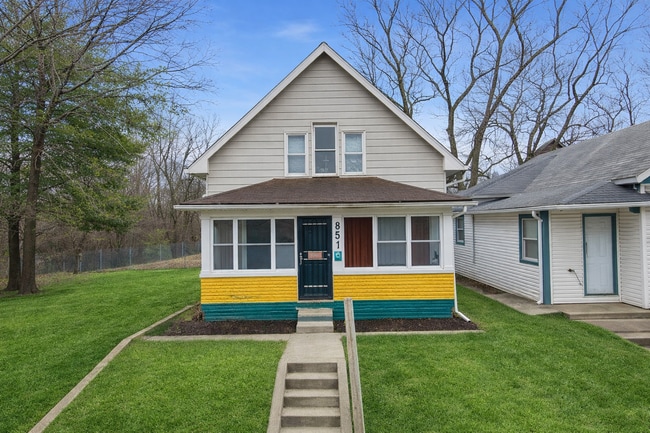 Photo - 851 W 25th St House