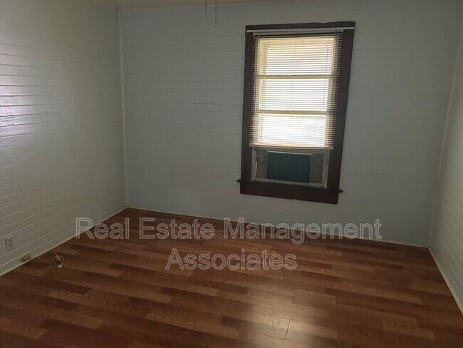 Foto del edificio - 803 E Mcintosh Rd