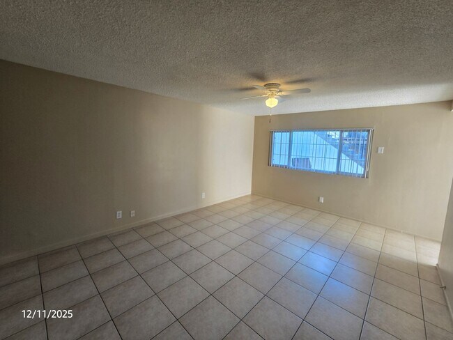 Building Photo - LAXORE130