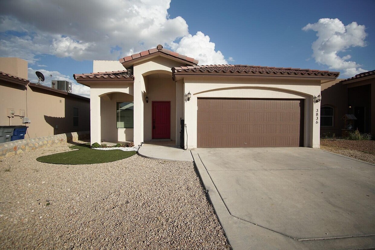 Primary Photo - 3836 Loma Brisa Dr