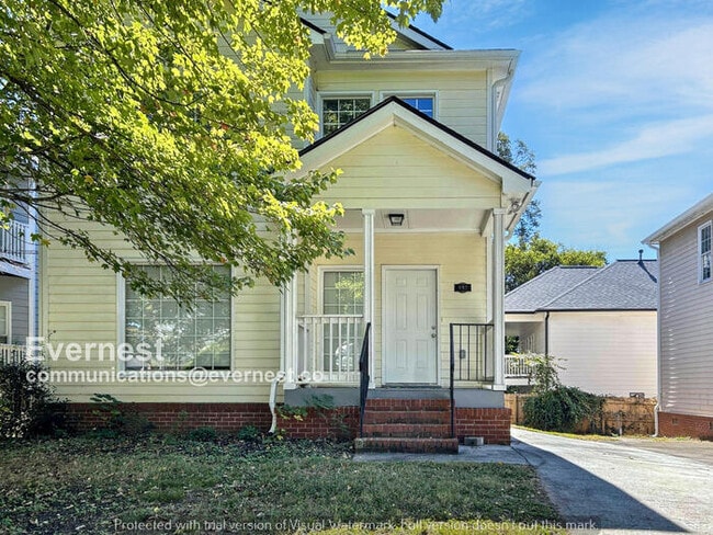 Building Photo - 992 Lena St NW