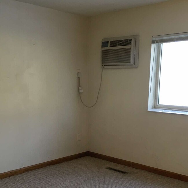 Building Photo - 12833 Briar Ct