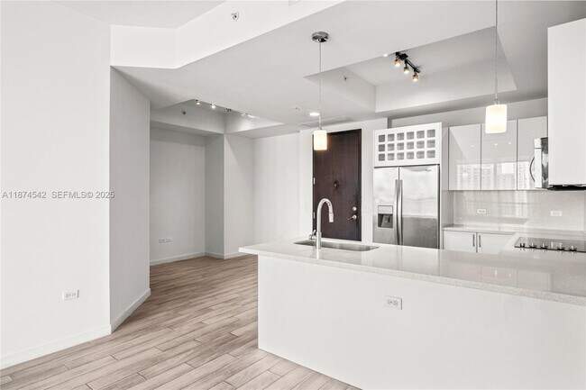 Foto del edificio - 999 SW 1st Ave