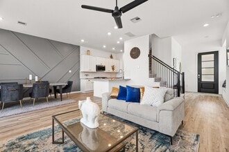 Building Photo - 4103 Balboa Dr