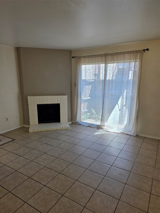 Building Photo - 12905 Woodforest Blvd