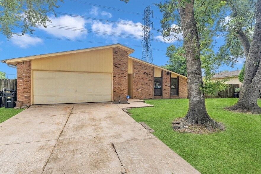 Foto principal - 18330 Navajo Trail Dr