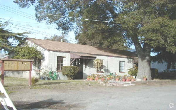 Primary Photo - 534 Sunnyside Ave
