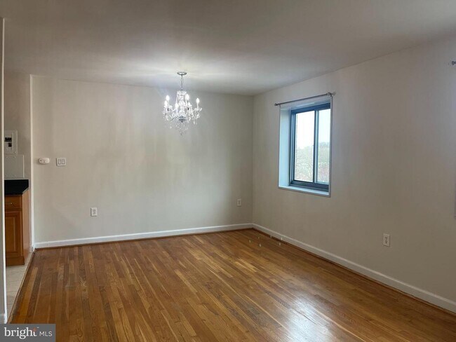 Foto del edificio - 1200 S Arlington Ridge Rd