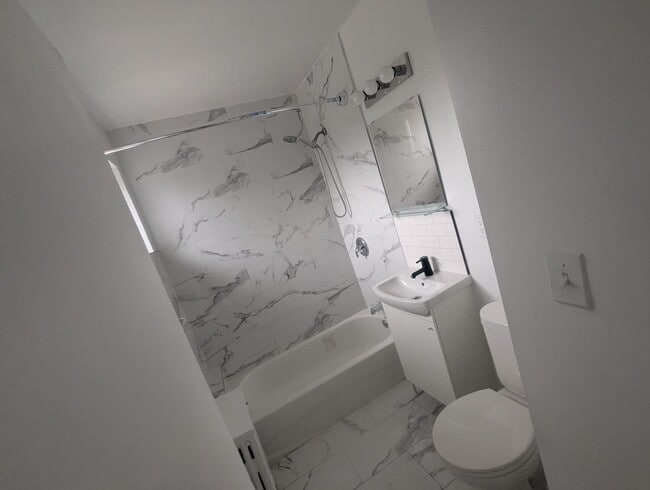 Photo du bâtiment - 2251 - 2257 Jane Street