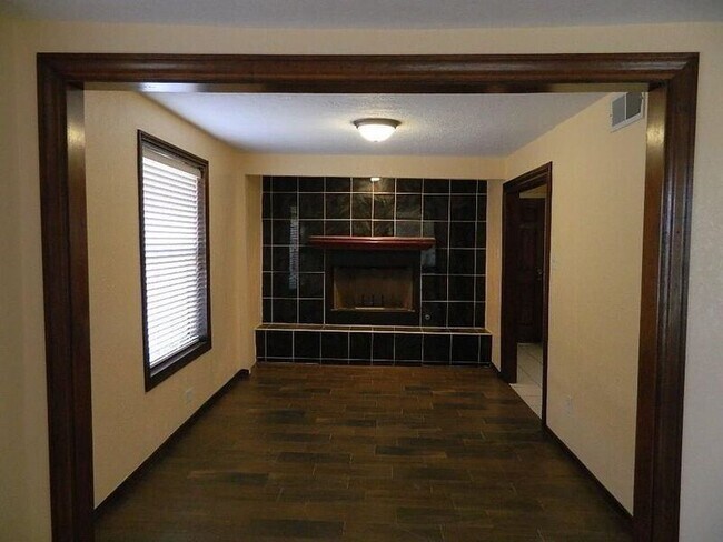 Foto del edificio - 198 Vinson Way