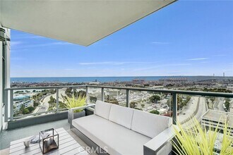 Building Photo - 411 W Seaside Way