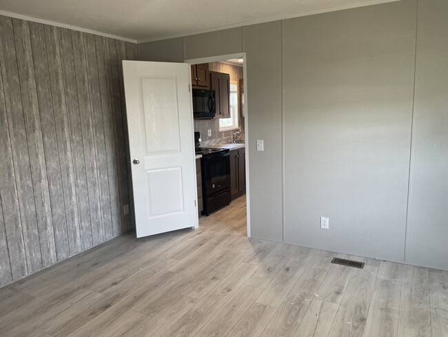 Foto del edificio - 17 Meadowlark Ln
