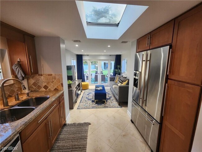 Foto del edificio - 2 br, 1 bath House - 700 SW 12th Ct