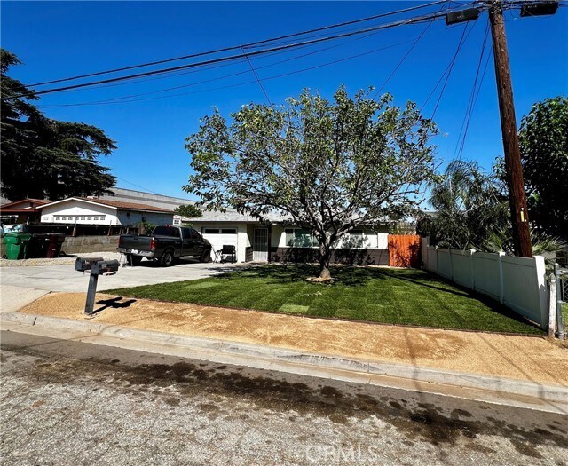 Foto del edificio - 174 Maple Ave