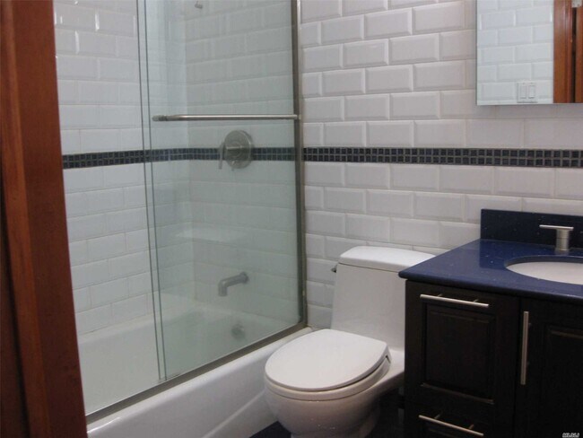 Foto del edificio - 205-58 Brian Crescent