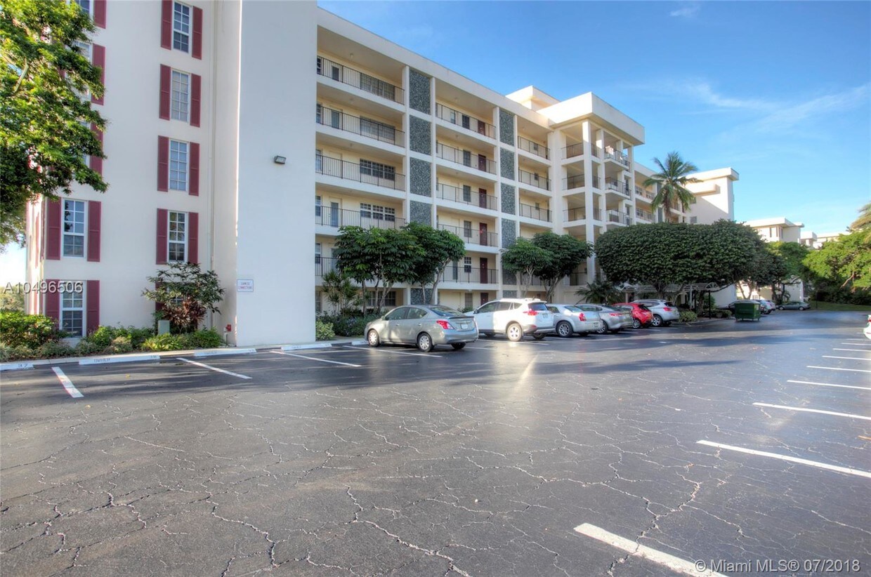 2950 N Palm Aire Dr Unit 103, Pompano Beach, FL 33069 Condo for Rent in Pompano Beach, FL
