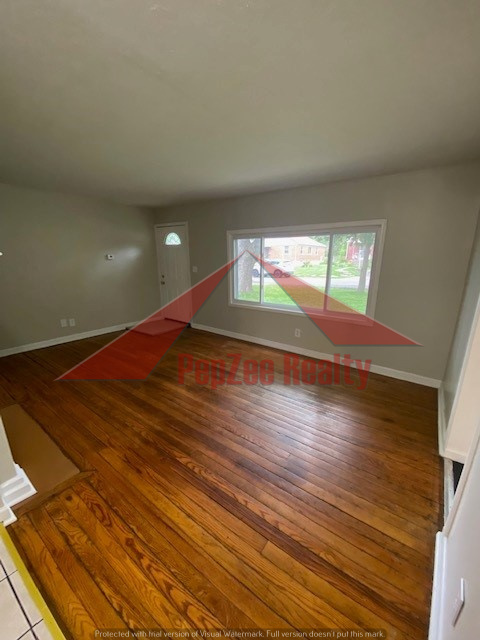 Living Area View 2 - 341 Castlewood Ave