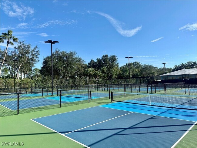 Foto del edificio - 2730 Cypress Trace Cir