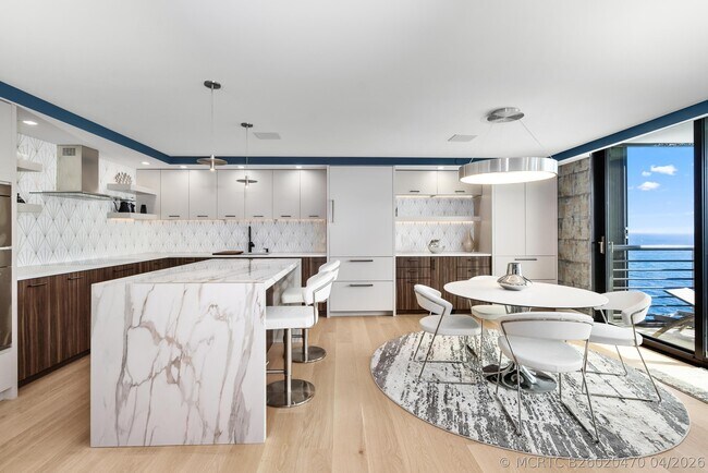 Foto del edificio - 250 S Ocean Blvd