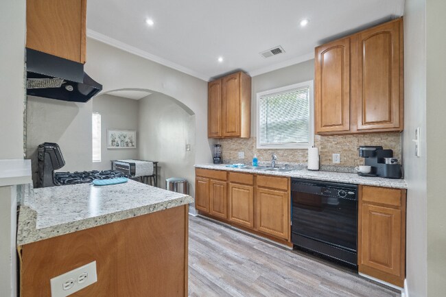 Foto del edificio - 825 Erin Ave SW