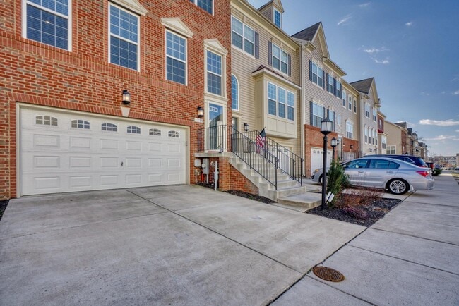 Building Photo - 1215 Orchid Rd