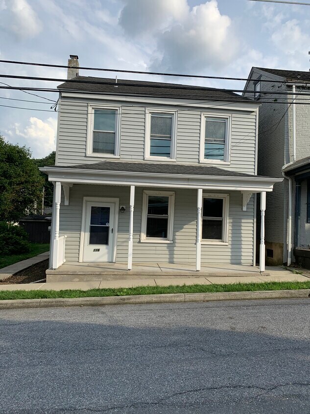 Primary Photo - 116 Penn St