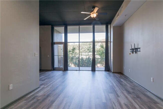 Building Photo - 3400 Malone Dr
